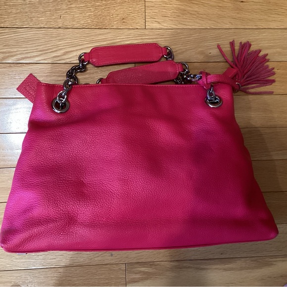 Danier, hot Pink Leather Handbag, chain strap, excellent condition - Picture 5 of 16